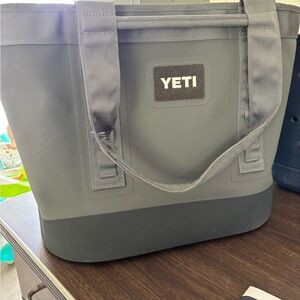 Yeti Camino 35